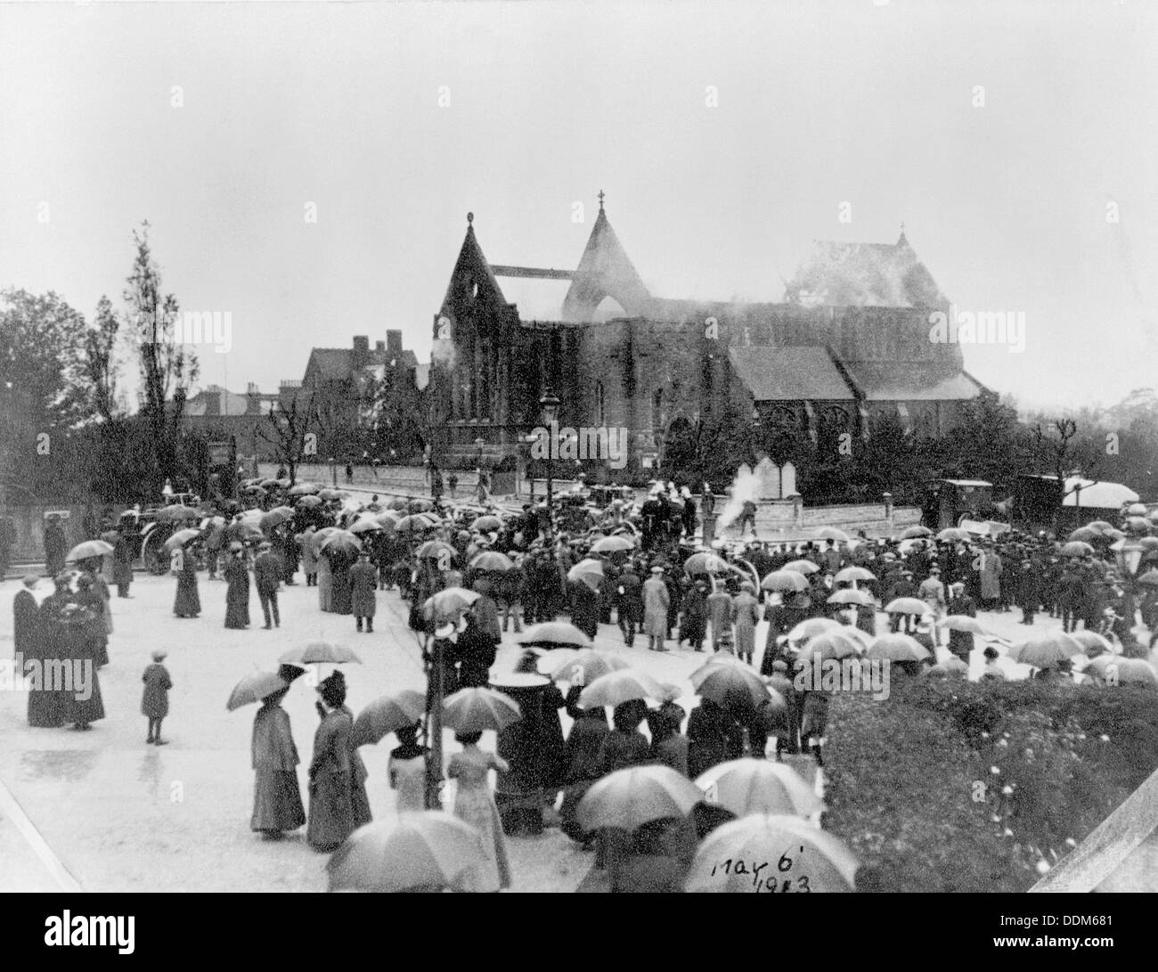 St Catherine's Church, Hatcham, London, die suffragetten am 6. Mai 1913 verbrannt. Artist: Unbekannt Stockfoto