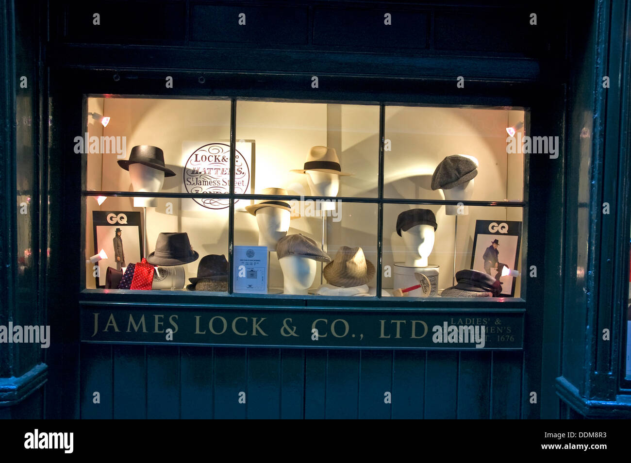 Sperrt die berühmten Hut Shop St James London UK Stockfoto