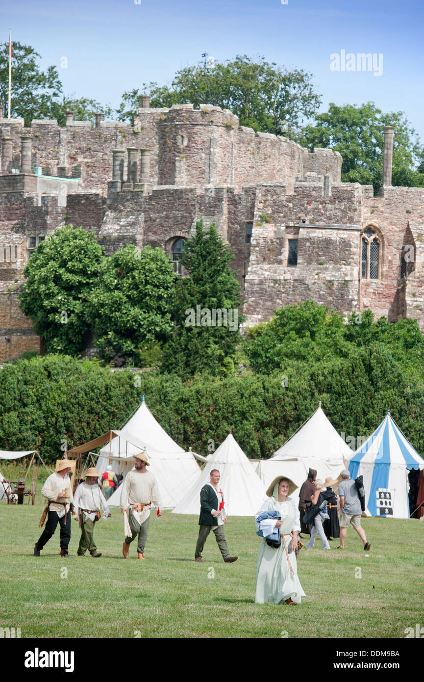 Der "Berkeley Scharmützel" mittelalterliche Re-Enactments in Berkeley Castle in der Nähe von Gloucester wo der 500. Jahrestag der Schlacht von Fl Stockfoto