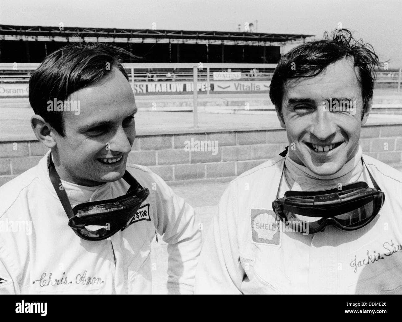 Jackie Stewart und Chris Amon, 1967. Artist: Unbekannt Stockfoto
