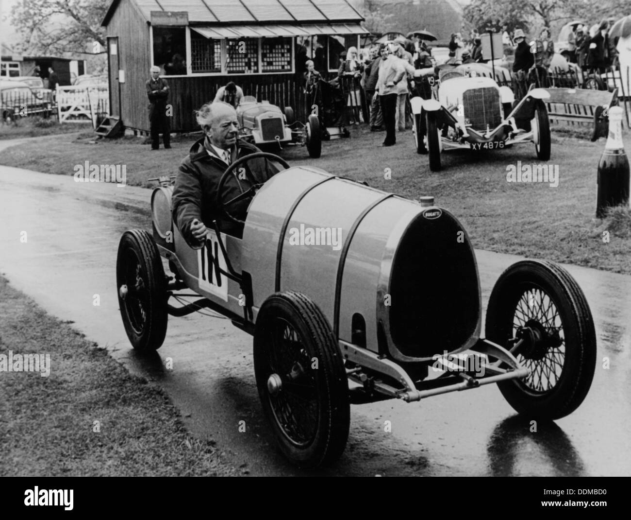 Raymond Mays in einem Bugatti Brescia, 1970er Jahre. Artist: Unbekannt Stockfoto