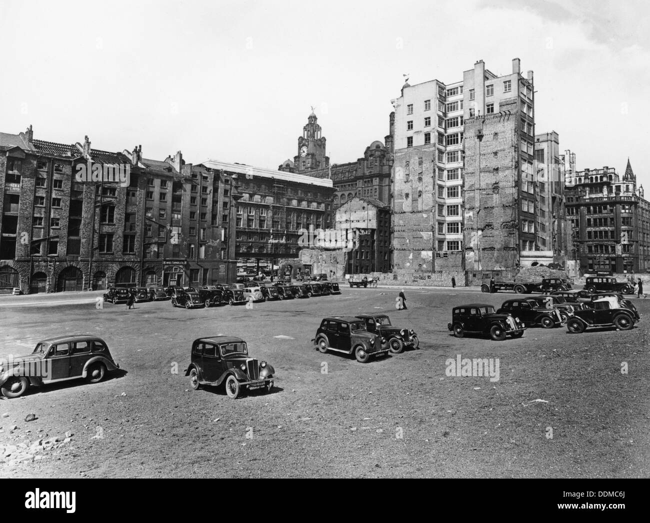 Ein Parkplatz, der Brunswick Street, Liverpool, Mai 1946. Artist: Unbekannt Stockfoto