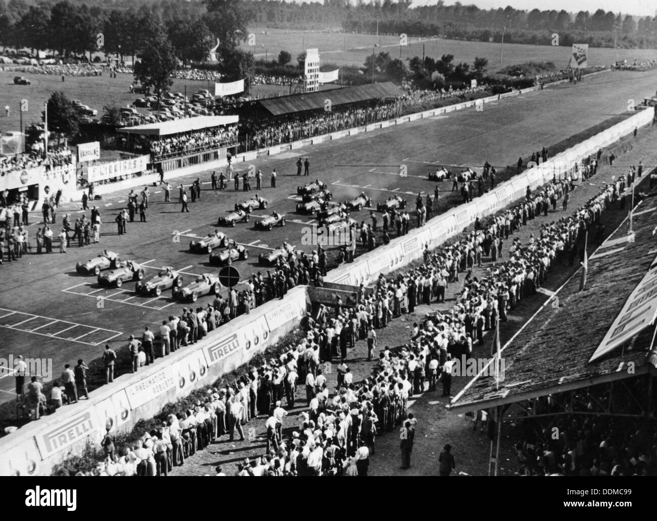 Start des Grand Prix von Italien, Monza, Anfang der 1950er Jahre. Artist: Unbekannt Stockfoto