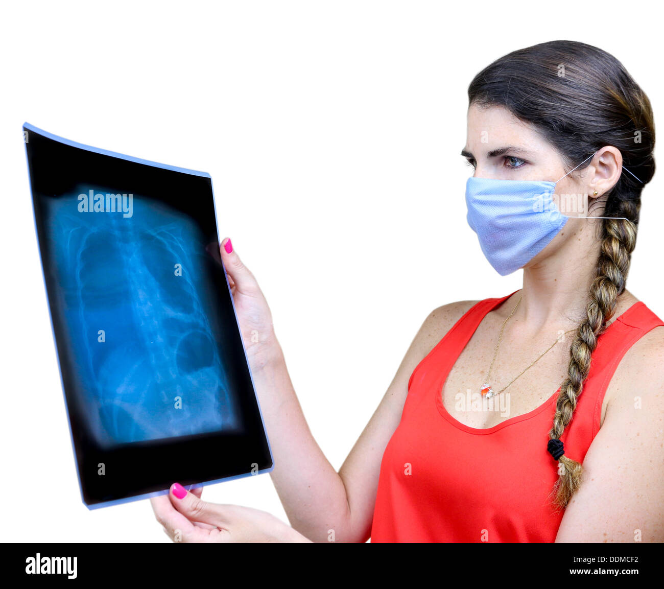 Weiblicher Medizinstudent Untersuchung ein Röntgenbild Stockfoto