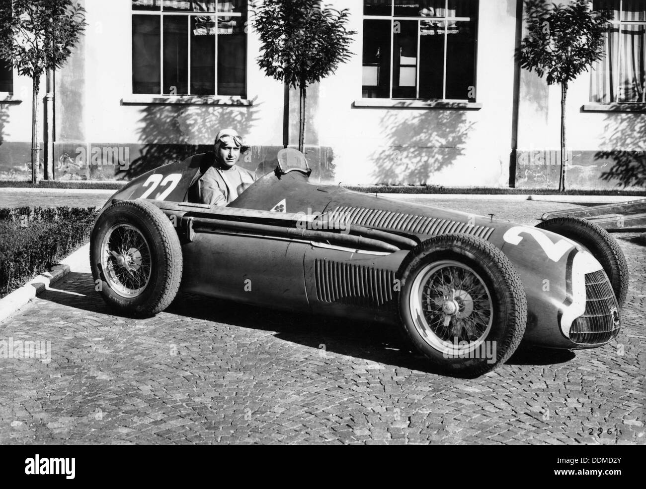 Fangio in Alfa Romeo, vor dem Grand Prix von San Remo, Italien, 1950. Artist: Unbekannt Stockfoto