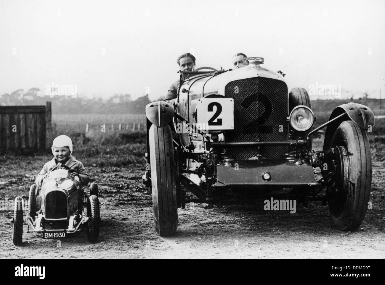 Frank Clement und Woolf Barnato in einem Bentley Speed 6, Brooklands, Surrey, 1930. Artist: Unbekannt Stockfoto