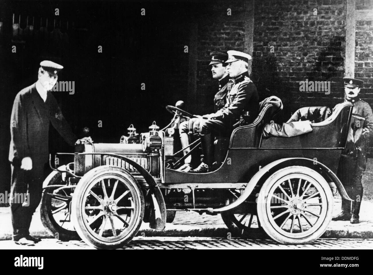Charles Rolls am Steuer eines 1904 Royce Auto, c 1904. Artist: Unbekannt Stockfoto