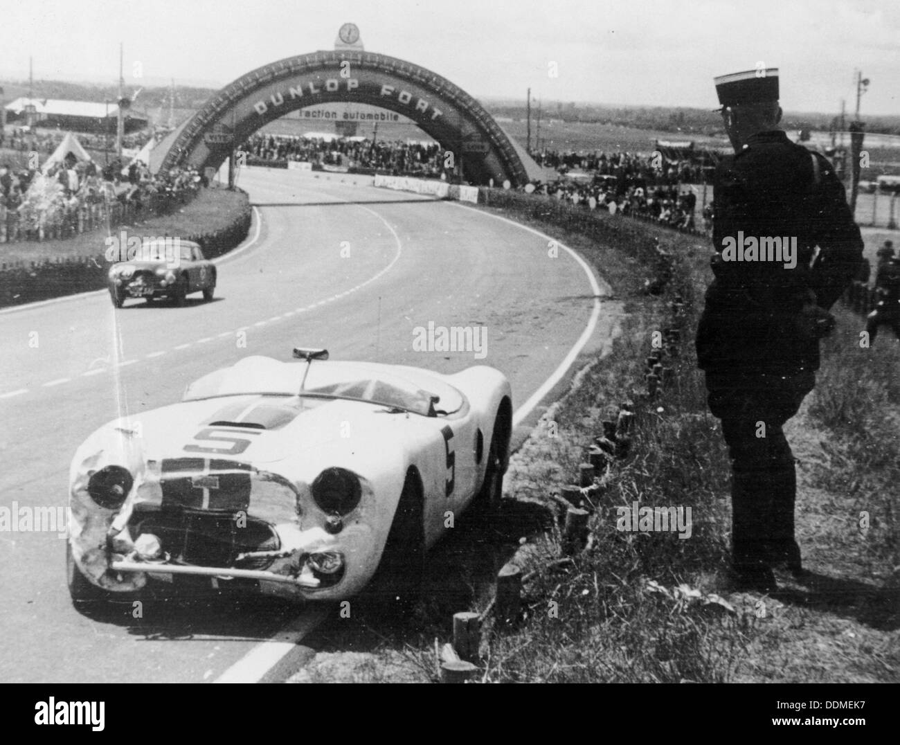 Abgestürzt Cunningham C2-R, Le Mans, Frankreich, 1951. Artist: Unbekannt Stockfoto