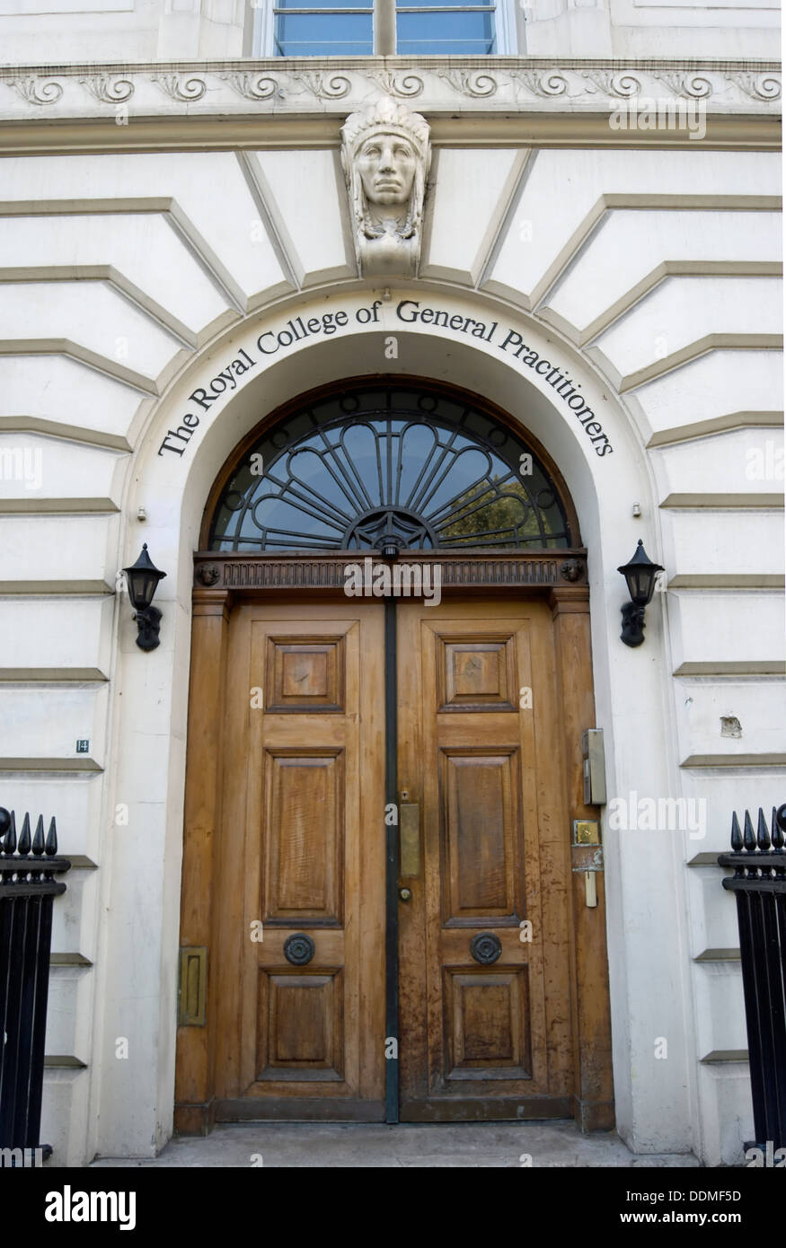 Eintritt in das royal College of Allgemeinmediziner, Princes Gate, London, england Stockfoto