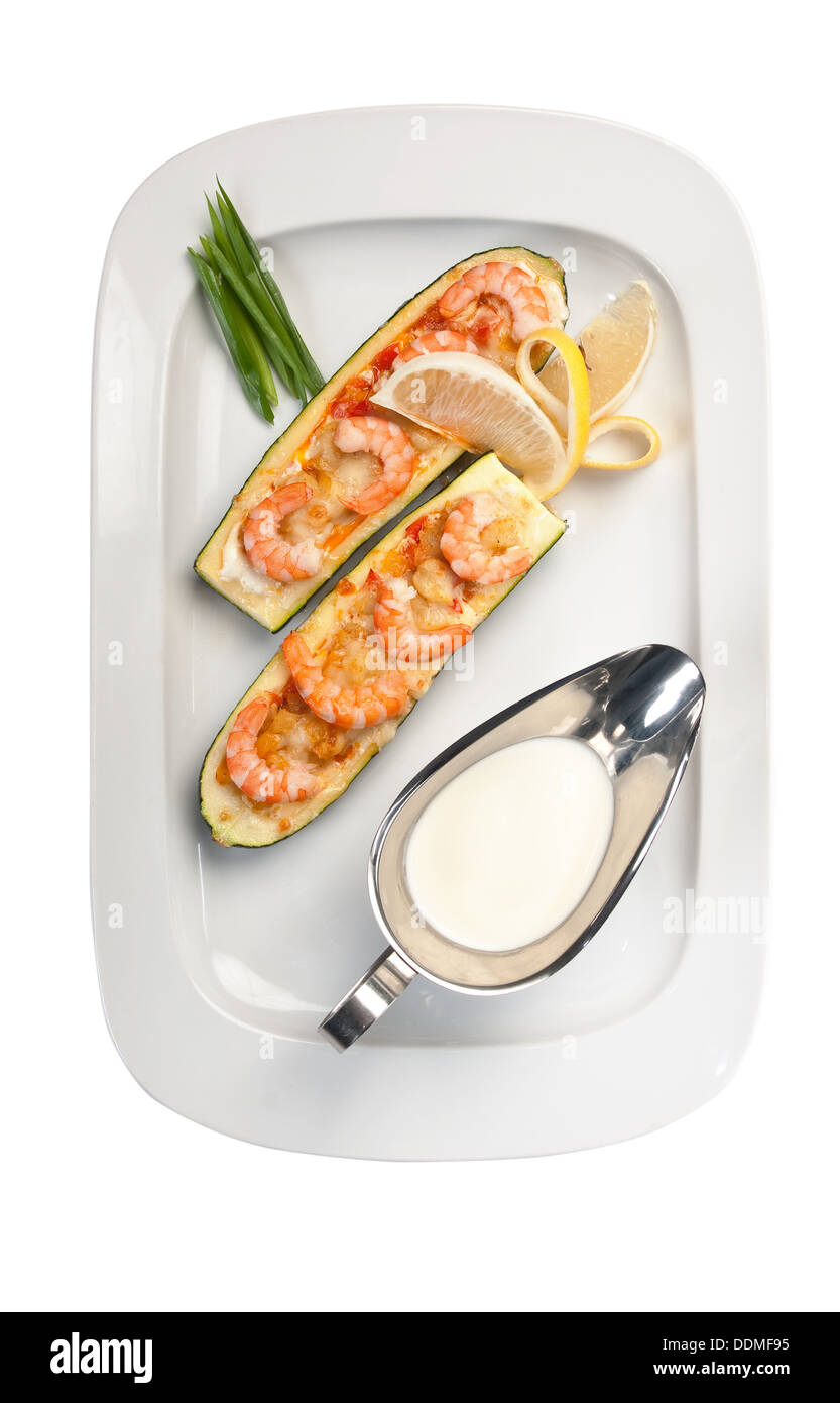 Gericht aus gebratenen Garnelen Solated auf weißem Hintergrund Stockfoto