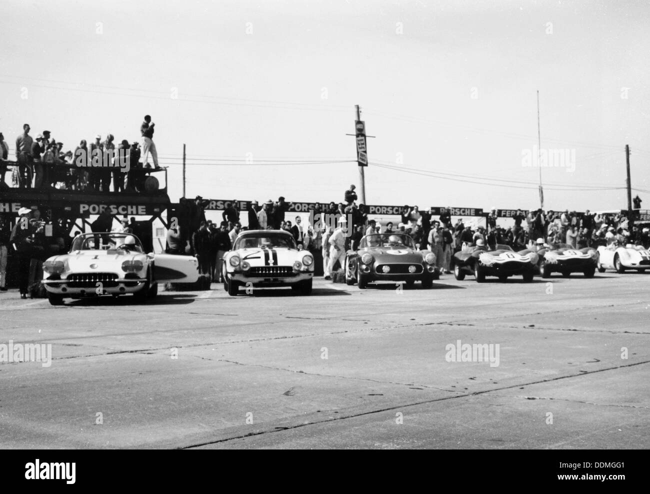 Chevrolet Corvettes am 12-Stunden-Rennen von Sebring, Florida, USA, 1958. Artist: Unbekannt Stockfoto