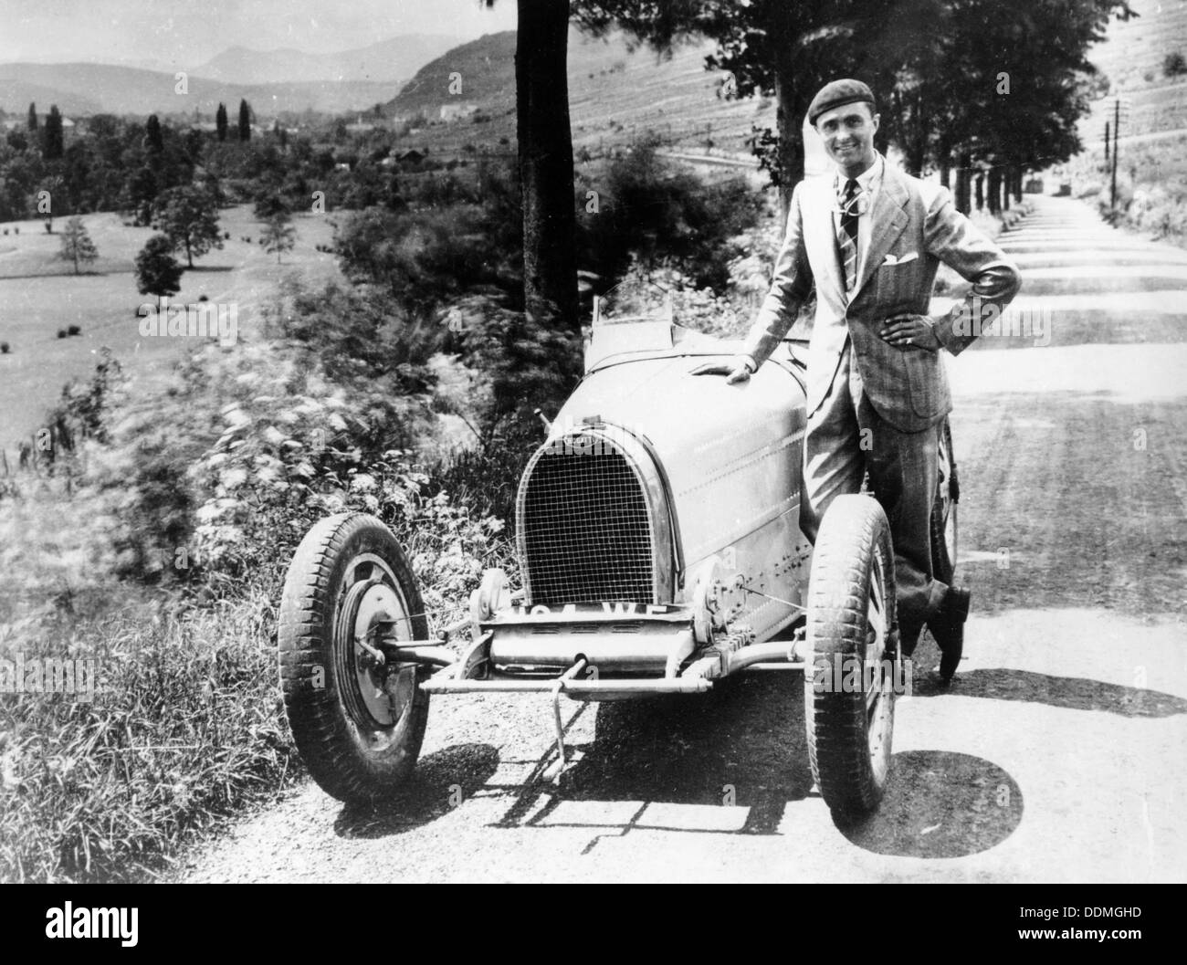Louis Chiron mit seinen Bugatti Typ 51, in der Nähe von Molsheim, Alsace, France, 1931. Artist: Unbekannt Stockfoto