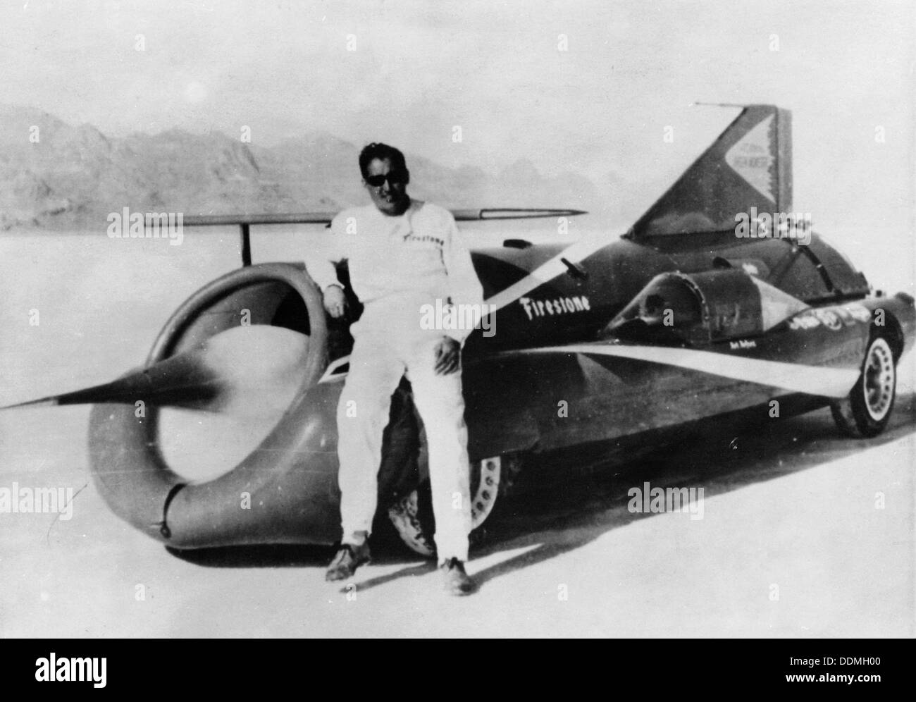 Art Arfons mit "Green Monster" Land Speed Record Auto, c 1966. Artist: Unbekannt Stockfoto