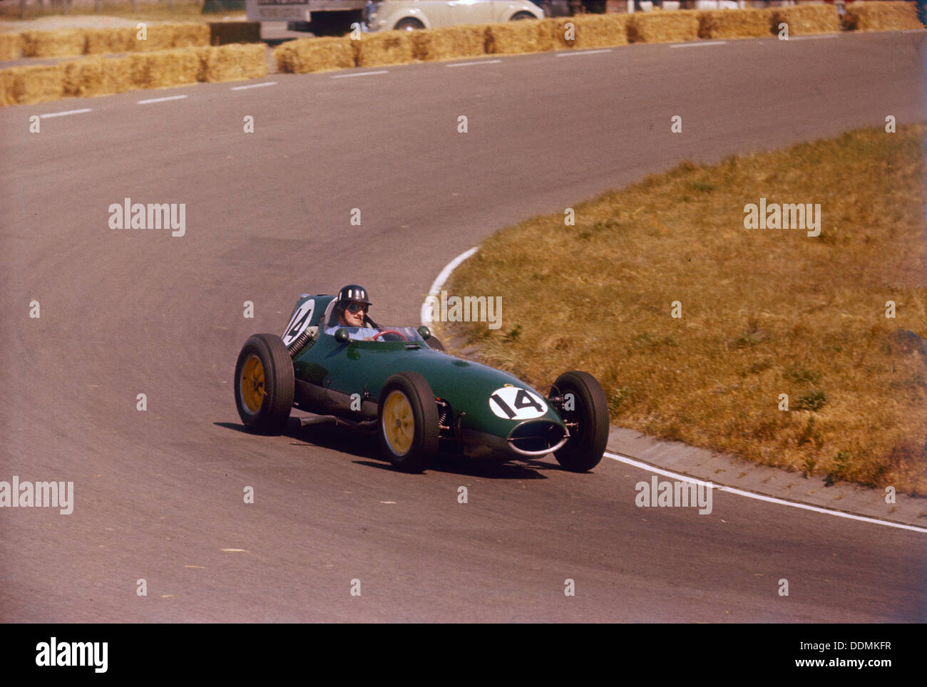 Graham Hill fahren eines Lotus Climax 16, Dutch Grand Prix, Zandvoort, Holland, 1959. Artist: Unbekannt Stockfoto