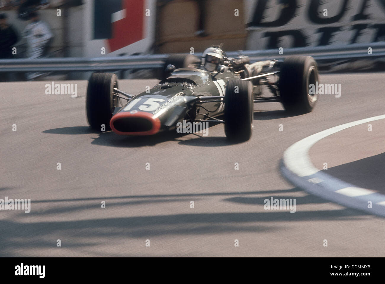 BRM von Dickie Attwood in eine Ecke, Monaco Grand Prix, 1968. Artist: Unbekannt Stockfoto