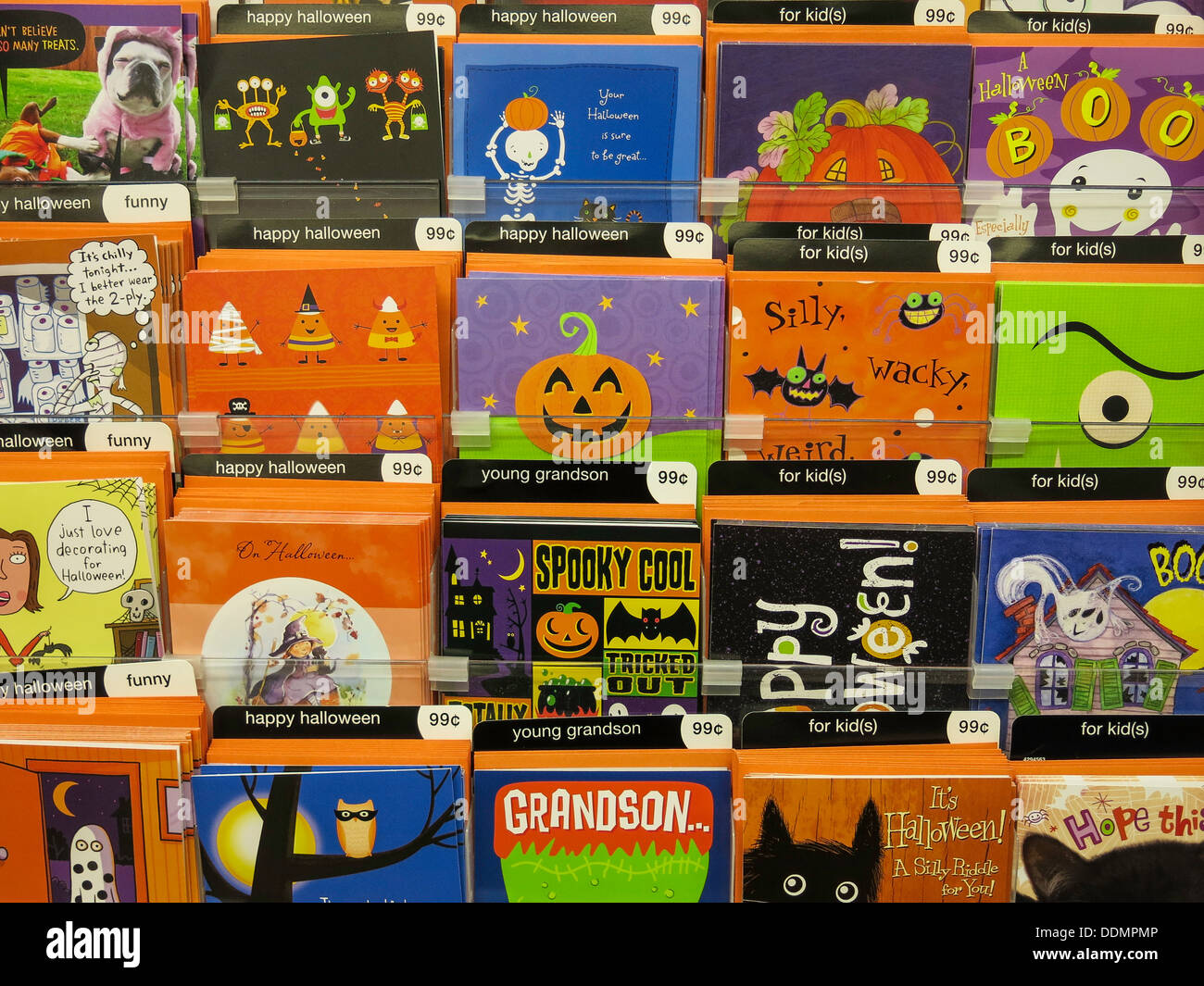 Kmart halloween store display Fotos und Bildmaterial in hoher