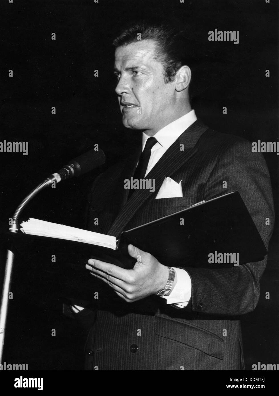 Roger Moore (1927), britischer Schauspieler, 1968. Artist: Unbekannt Stockfoto