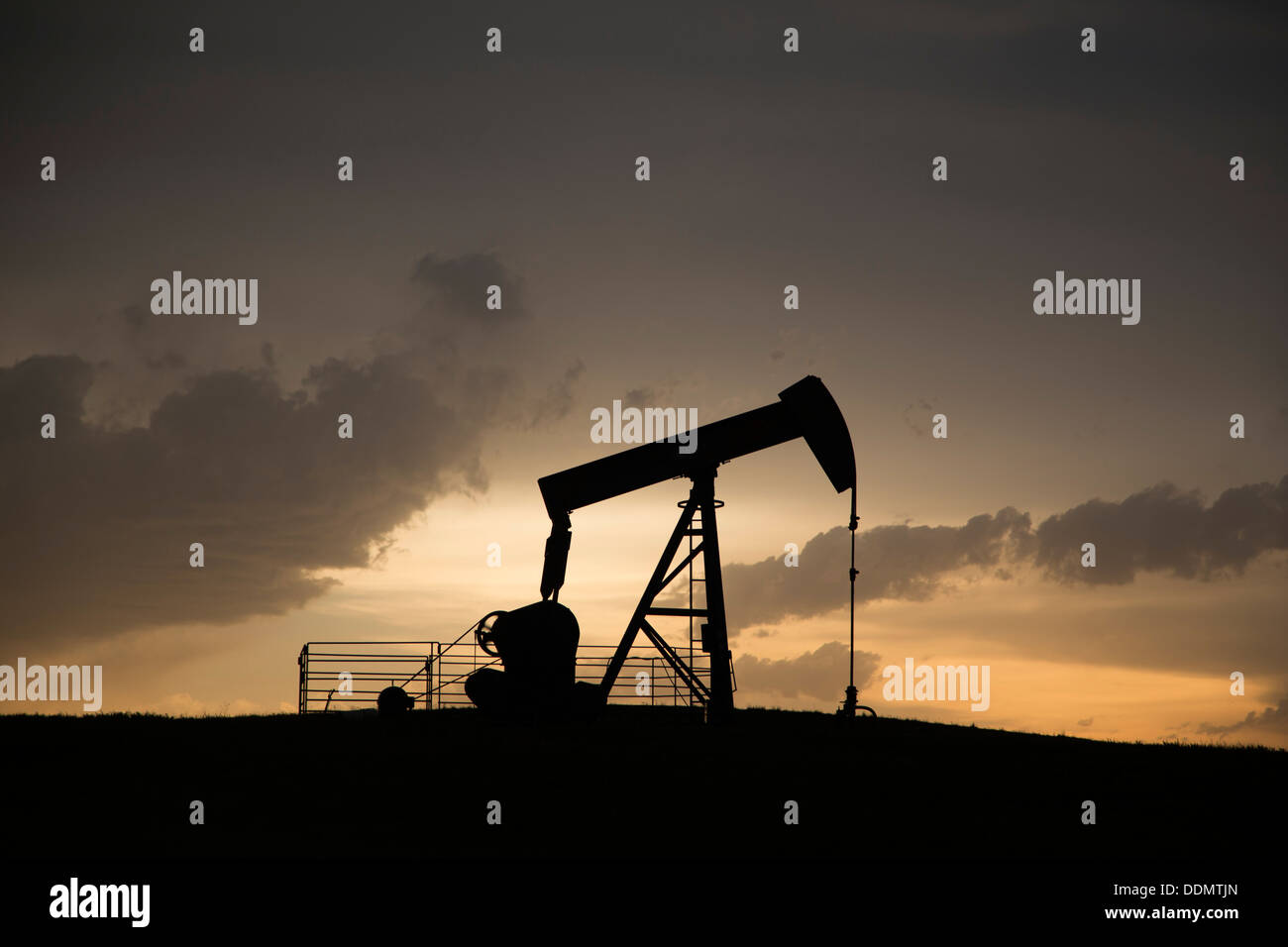 Great Plains Ölquelle Stockfoto
