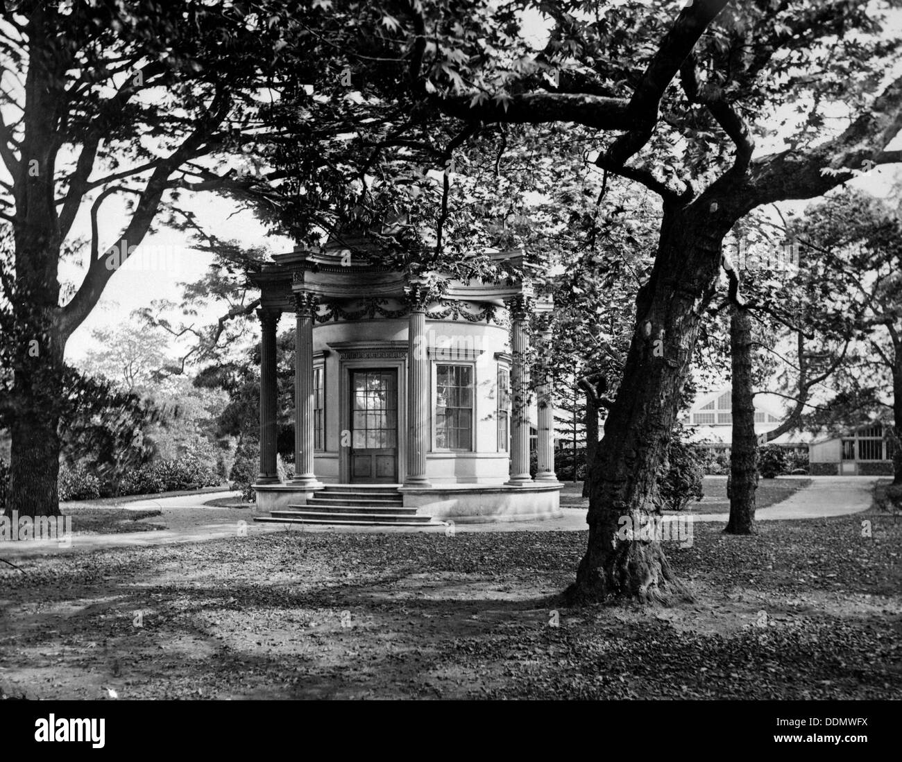 Tempel der Sonne, Kew Gardens, Richmond, London, vor 1916. Künstler: Alfred Newton & Söhne Stockfoto