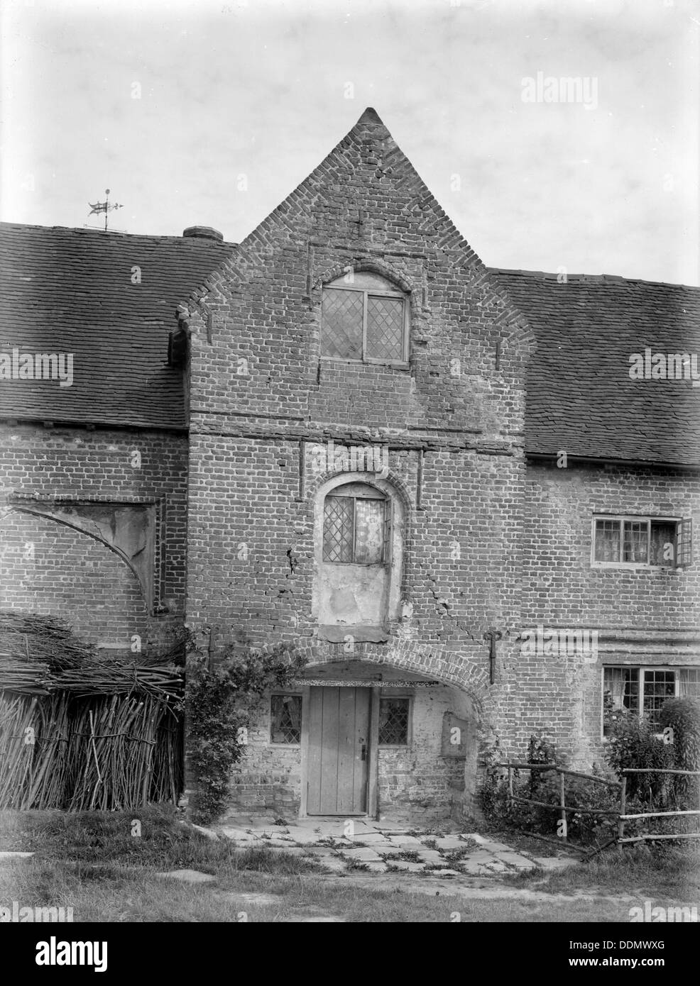 Sissinghurst Castle, Cranbrook, Kent, 1915. Künstler: Nathaniel Lloyd Stockfoto