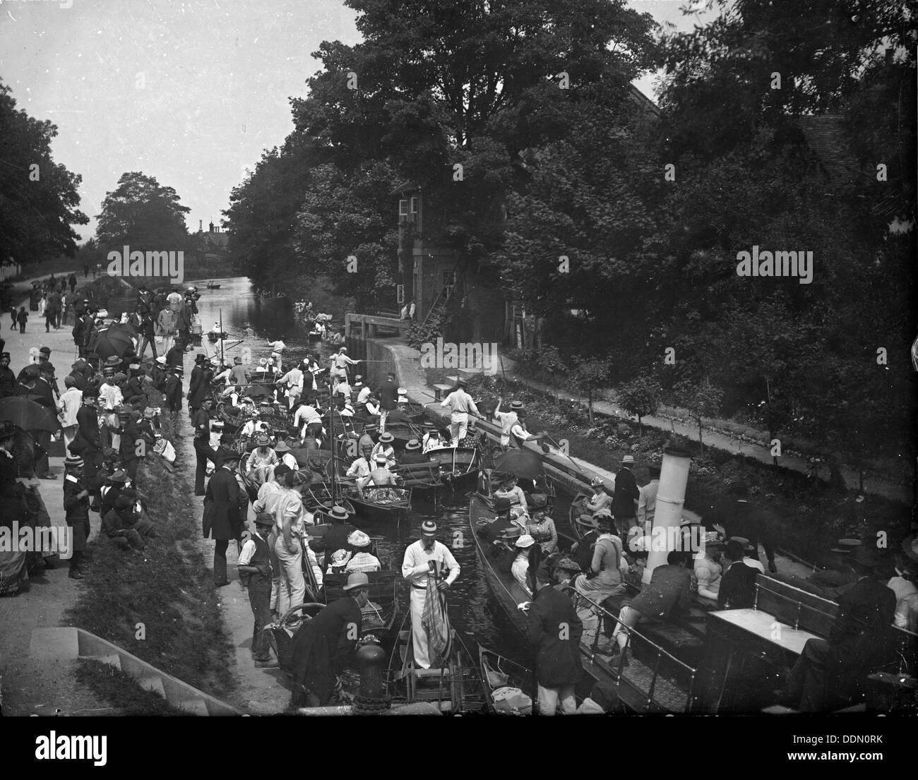 Boulters Lock, Maidenhead, Berkshire, 1880. Künstler: Henry Verspottung Stockfoto