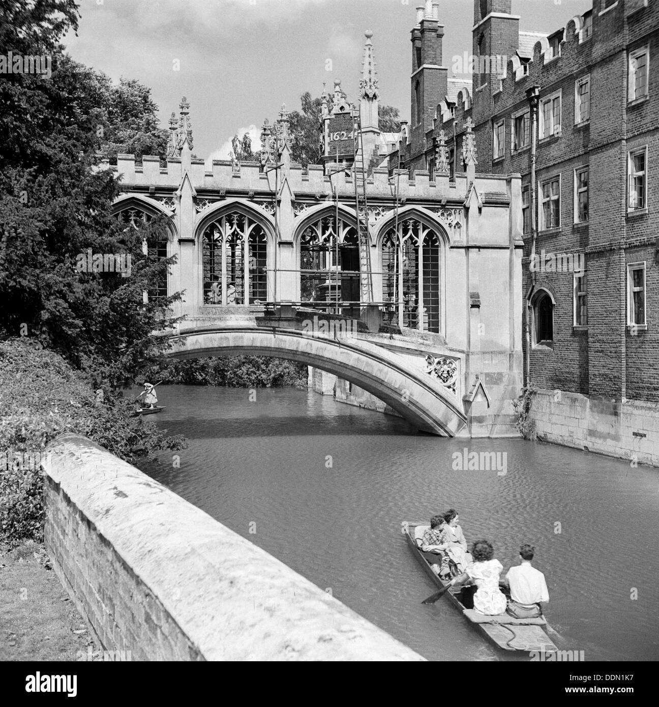 Seufzerbrücke, St John's College, Cambridge, Cambridgeshire, c1950s. Künstler: Eric de Maré Stockfoto
