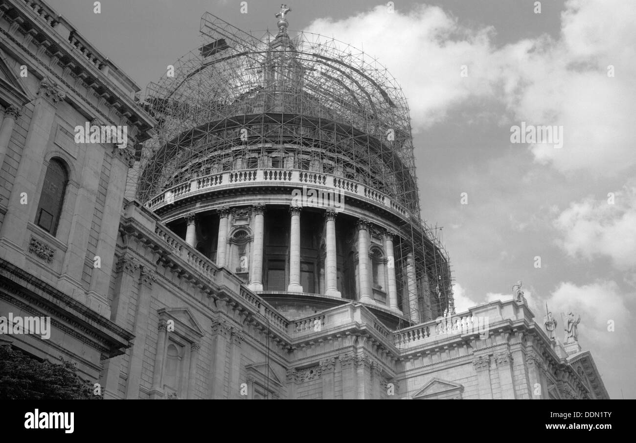 St Paul's Kathedrale, City of London, 1945-1980. Künstler: Eric de Maré Stockfoto