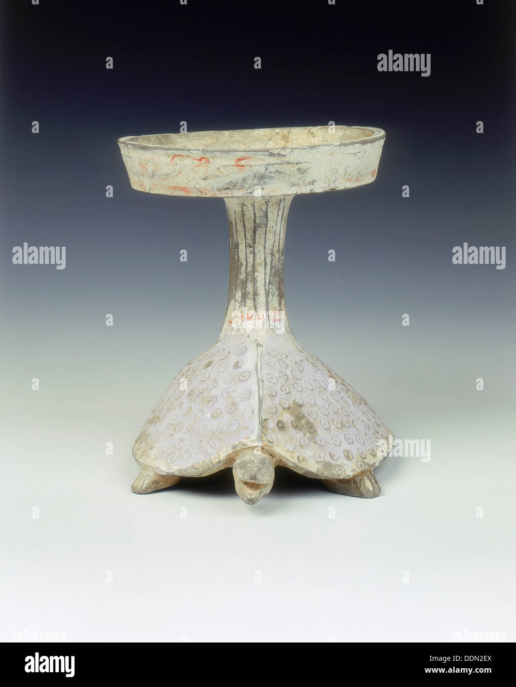 Bemalte Keramik Leuchte in der Form einer Schildkröte, der Westlichen Han Dynastie, China, Ende 2nd-1st Century BC. Artist: Unbekannt Stockfoto