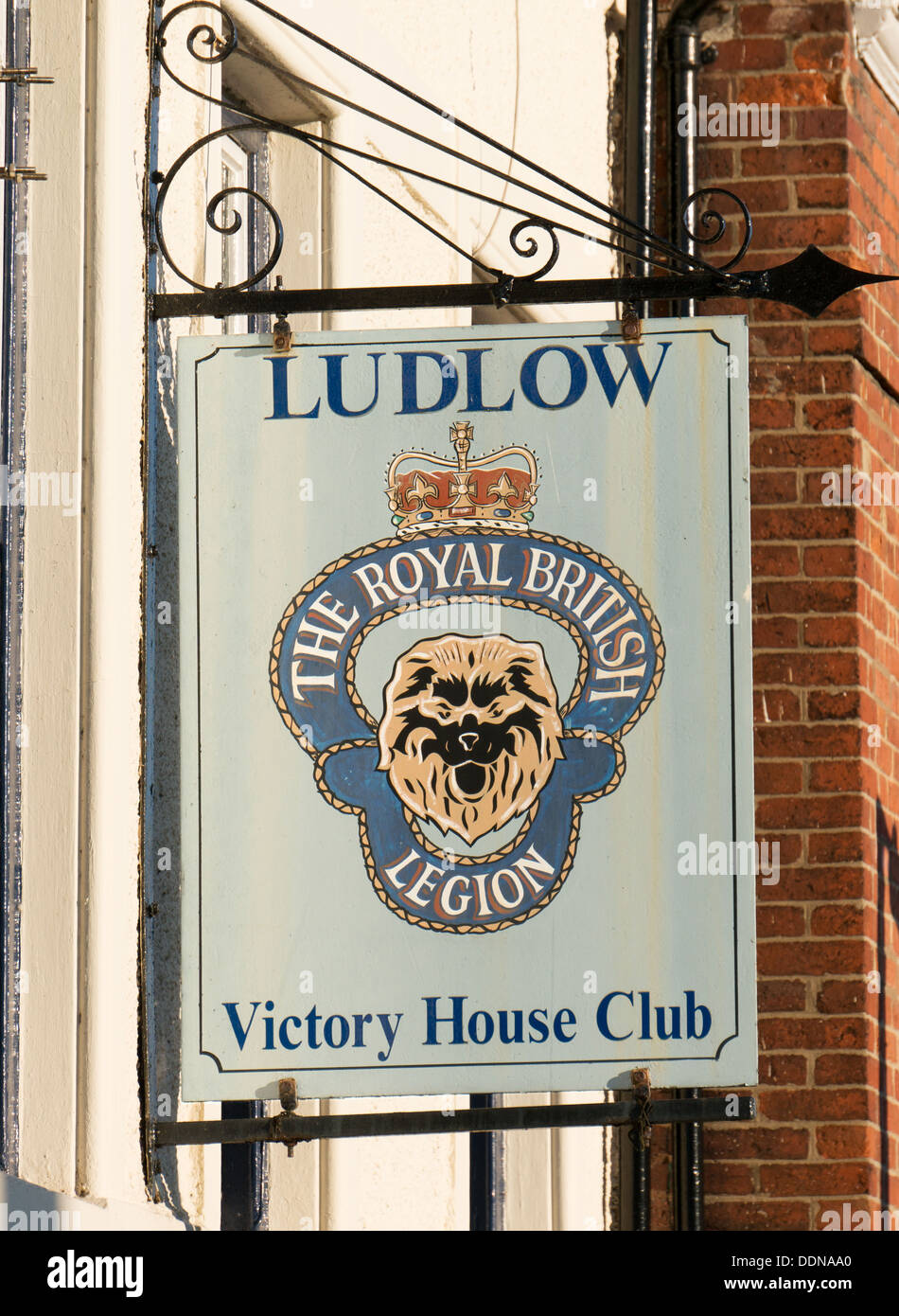 Die Royal British Legion Zeichen außerhalb der Sieg House Club Ludlow, England, UK Stockfoto