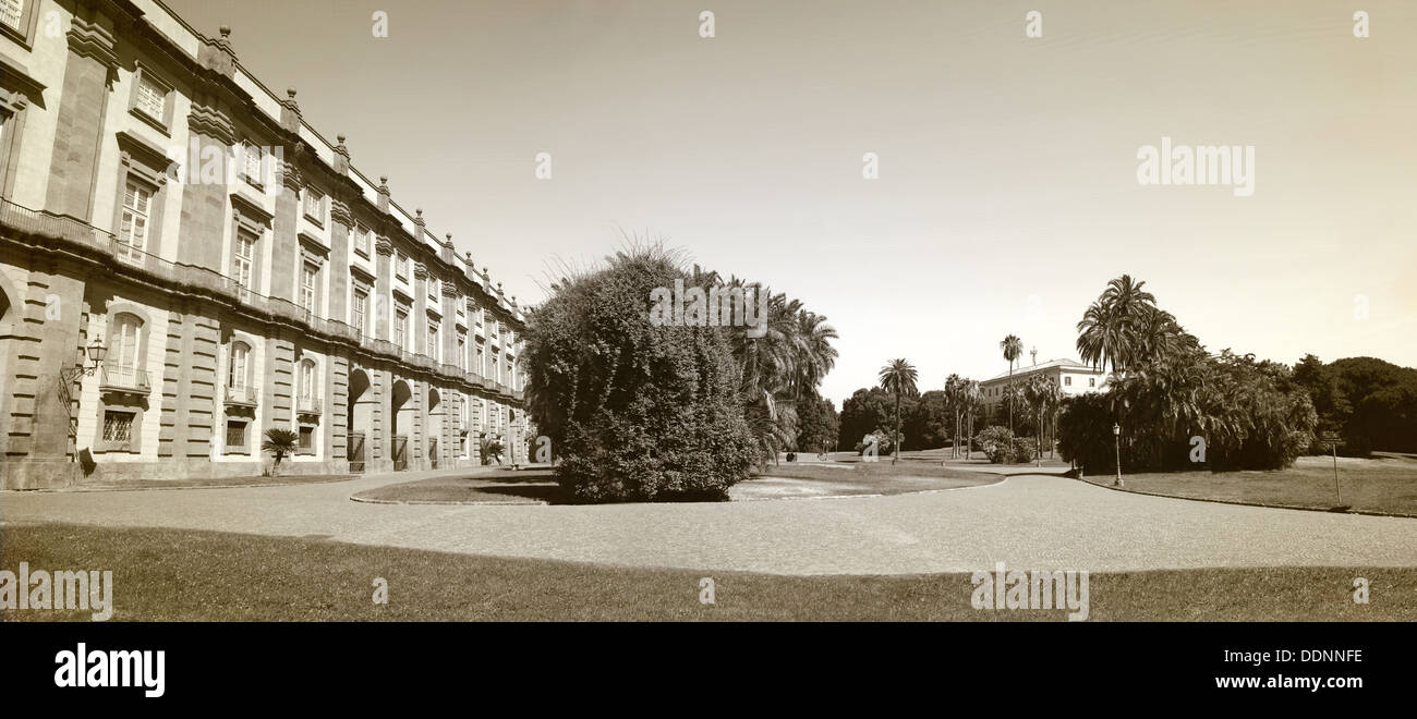 Schöne Königspalast, das Nationalmuseum in Neapel, Italien beherbergt Stockfoto