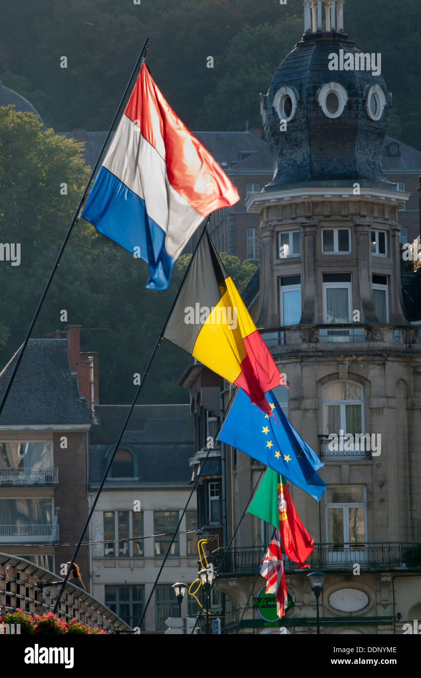 Belgische und niederländische Flagge und europäische Flagge, Dinant, Belgien, Europa Stockfoto