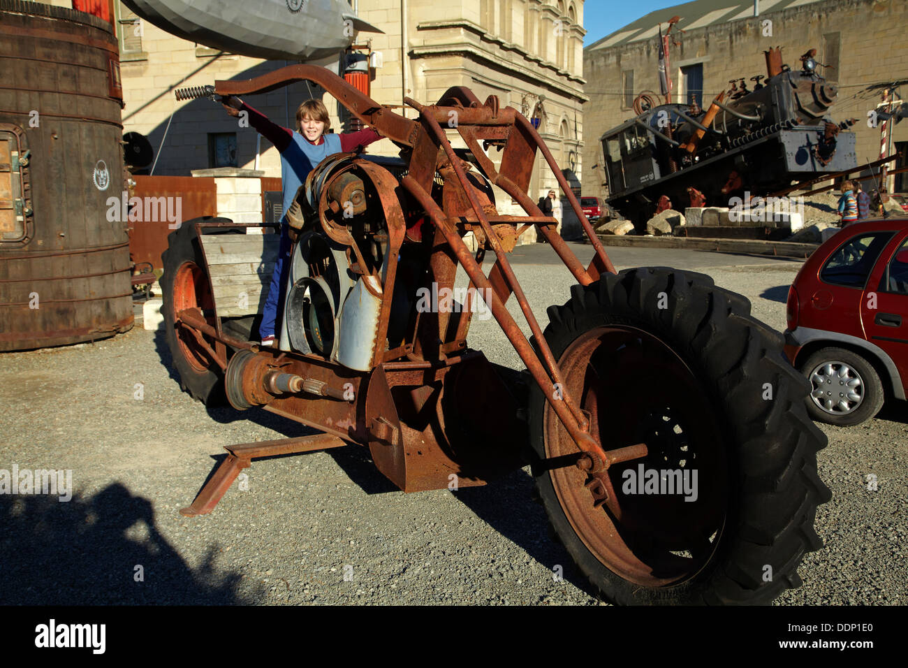 Motorrad Mit Steampunk Hq Oamaru North Otago Sudinsel Neuseeland Stockfotografie Alamy