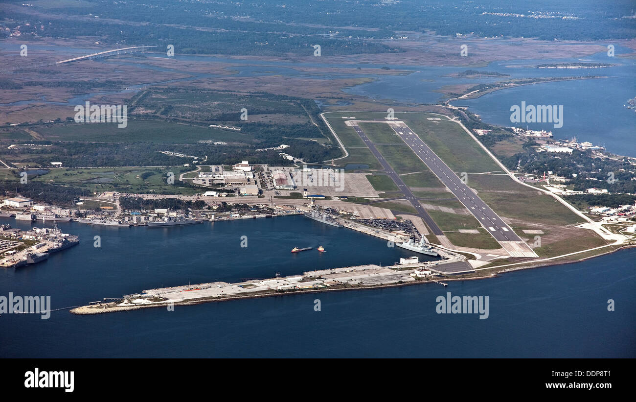 Naval Station Mayport, in der Nähe von Jacksonville, FL - Juli 2011 Stockfoto