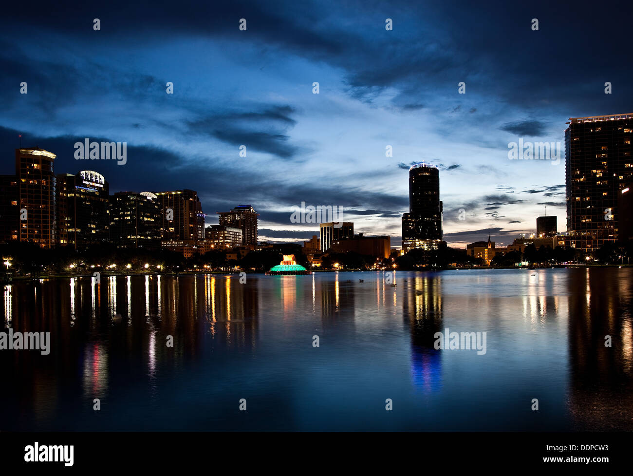 Lake Eola, Orlando, Florida Dämmerung Himmel - September 2011 Stockfoto Lake Eola, Orlando, Florida Dämmerung Himmel - September 2011 Stockfoto