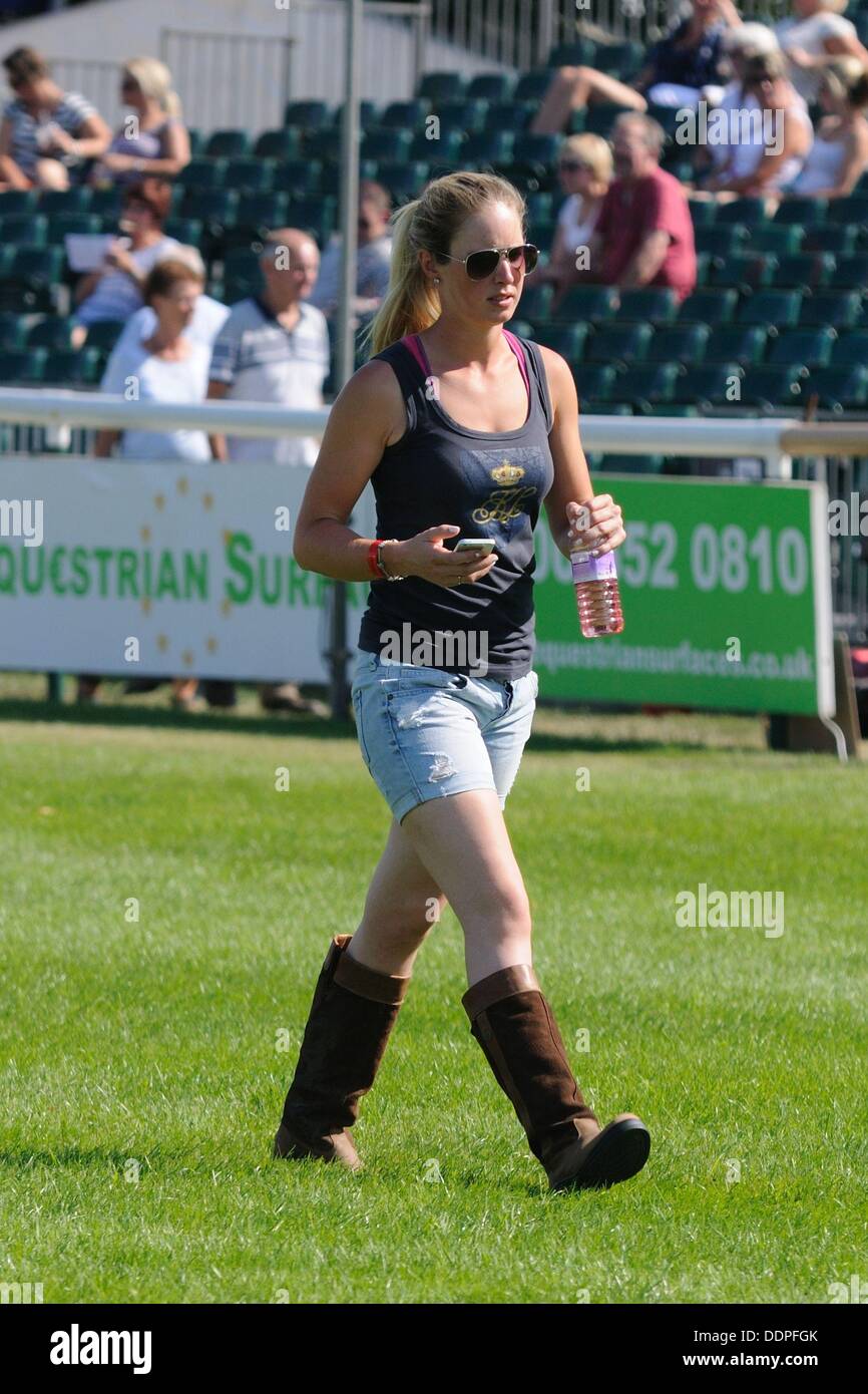 Burghley Horse Trials, UK. 5. September 2013. Emily Llewellyn wandern die Cross Country Kurs auf die 2013 Land Rover Burghley Horse Trials Credit: Jonathan Clarke/Alamy Live News Stockfoto