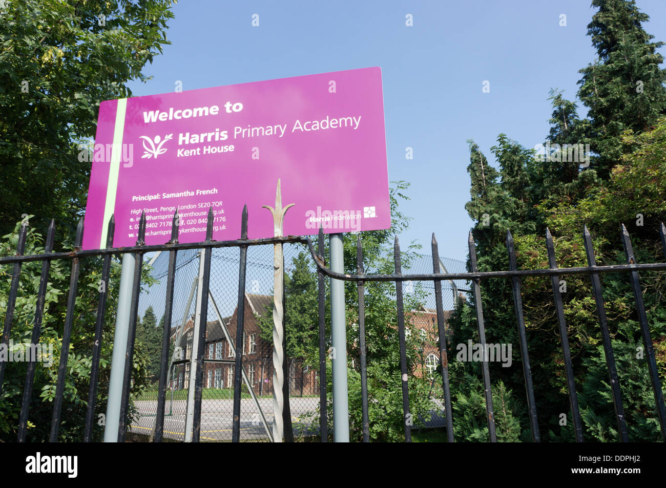 Harris Primary Akademie, ehemals Royston Grundschule in Kent House, Südlondon. Stockfoto