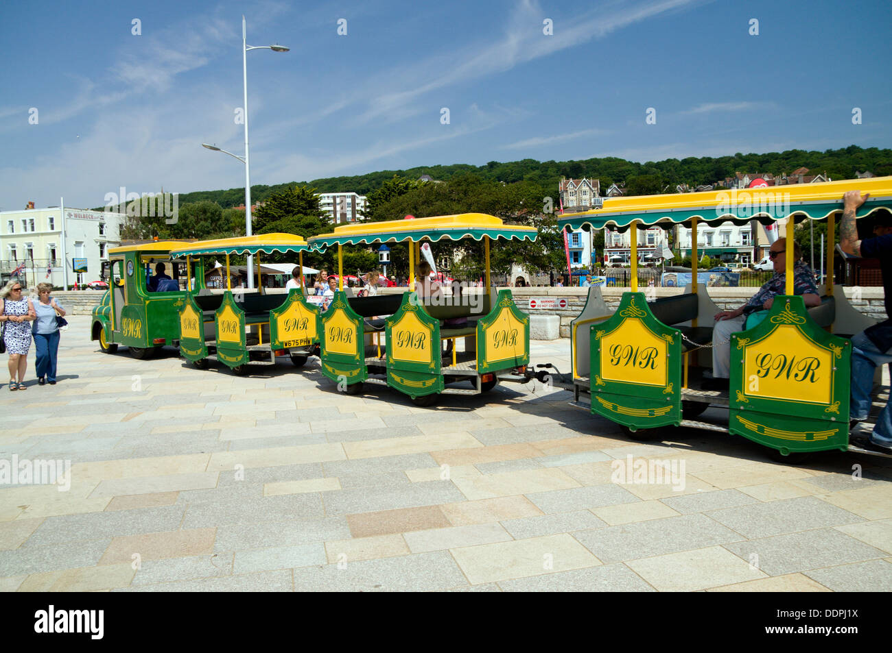 Land-Zug auf der Promenade, Weston-Super-Mare, Somerset, England. Stockfoto