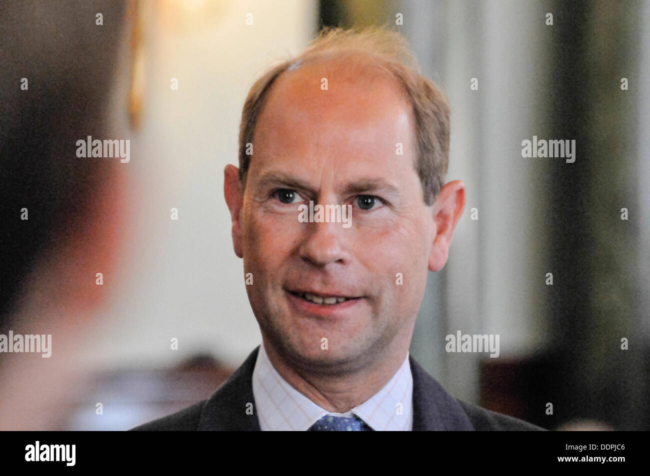 Belfast, Nordirland, 5. September 2013 - trifft Prinz Edward Herzog von Edinburgh Gold Preisträger in Belfast Credit: Stephen Barnes/Alamy Live News Stockfoto