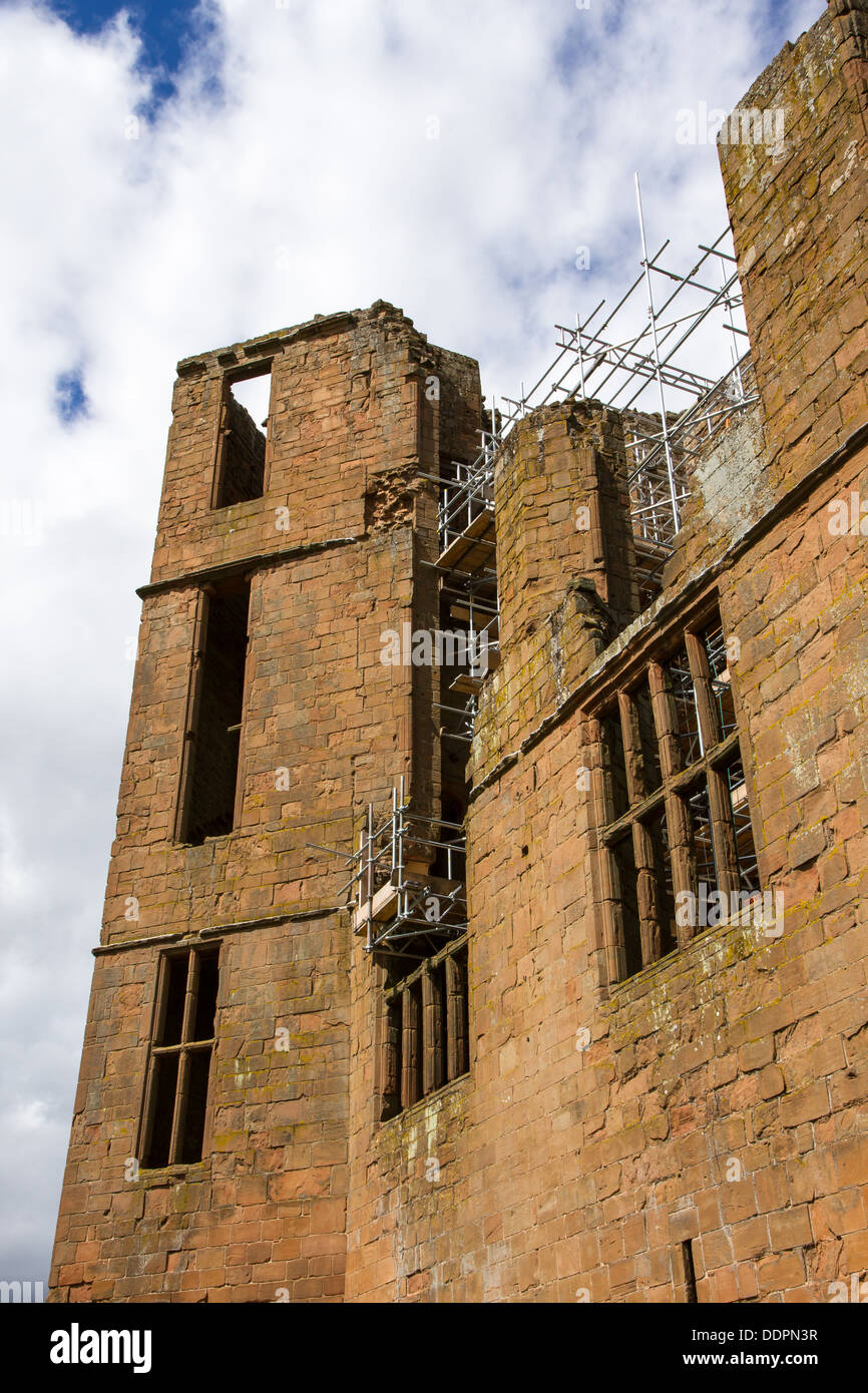 Arbeiten an der Anzeige Plattformen Projekt Leicesters Building in Kenilworth Castle, Warwickshire, England. Februar 2014 eröffnet. Stockfoto