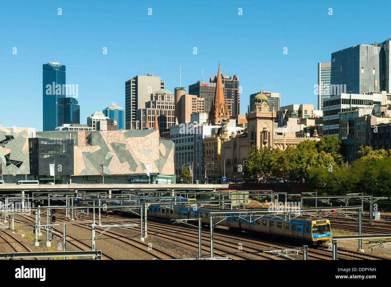 Skyline von Melbourne aus Batman Brücke, Melbourne, Victoria, Australien Stockfoto