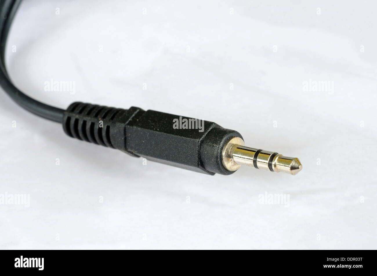 Stereo Klinke 3,5-mm Klinkenstecker auf einem weißen Hintergrund. Stockfoto