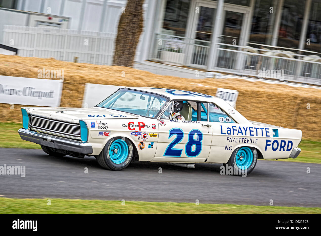 1962 Ford Galaxie 500 mit Fahrer Andrew Franzone auf die 2013 Goodwood Festival of Speed, Sussex, UK. Stockfoto