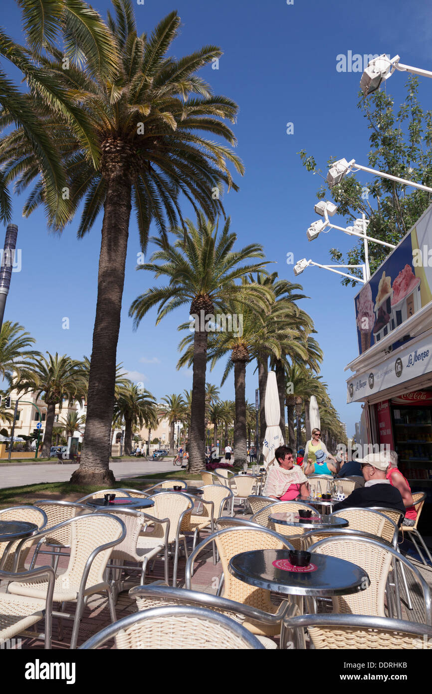 Straßencafé auf dem Palm Strandpromenade Salou Stockfoto