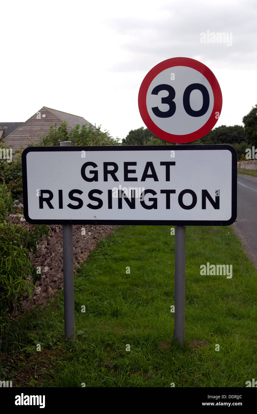 Große Rissington Dorf Schild, Gloucestershire, England, UK Stockfoto