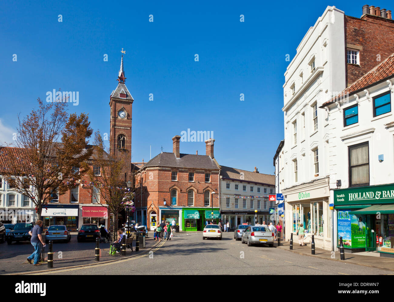 Louth Lincolnshire Hauptstraße, Marktplatz und Geschäfte in Louth Lincolnshire Louth Lincolnshire England GB Europa Stockfoto