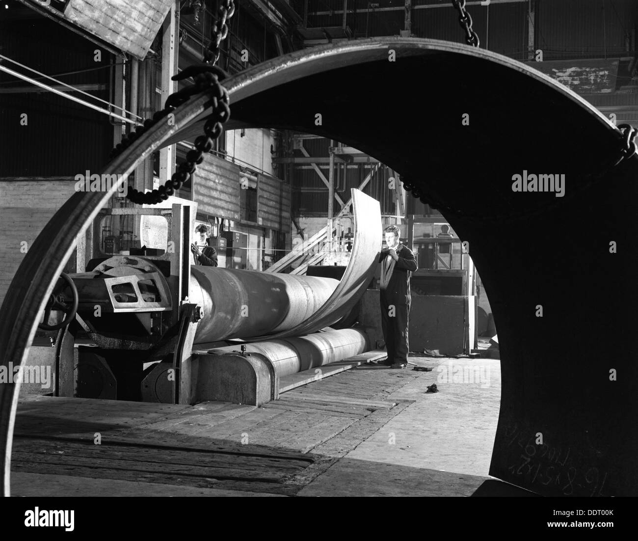 Rollende Platte bei Edgar Allen Stahlgießerei, Sheffield, South Yorkshire, 1964. Künstler: Michael Walters Stockfoto