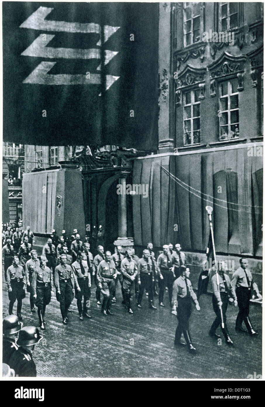 Hitler und Göring führt eine Rallye durch München am Märtyrer Tag, 9. November 1935. Künstler: unbekannt Stockfoto