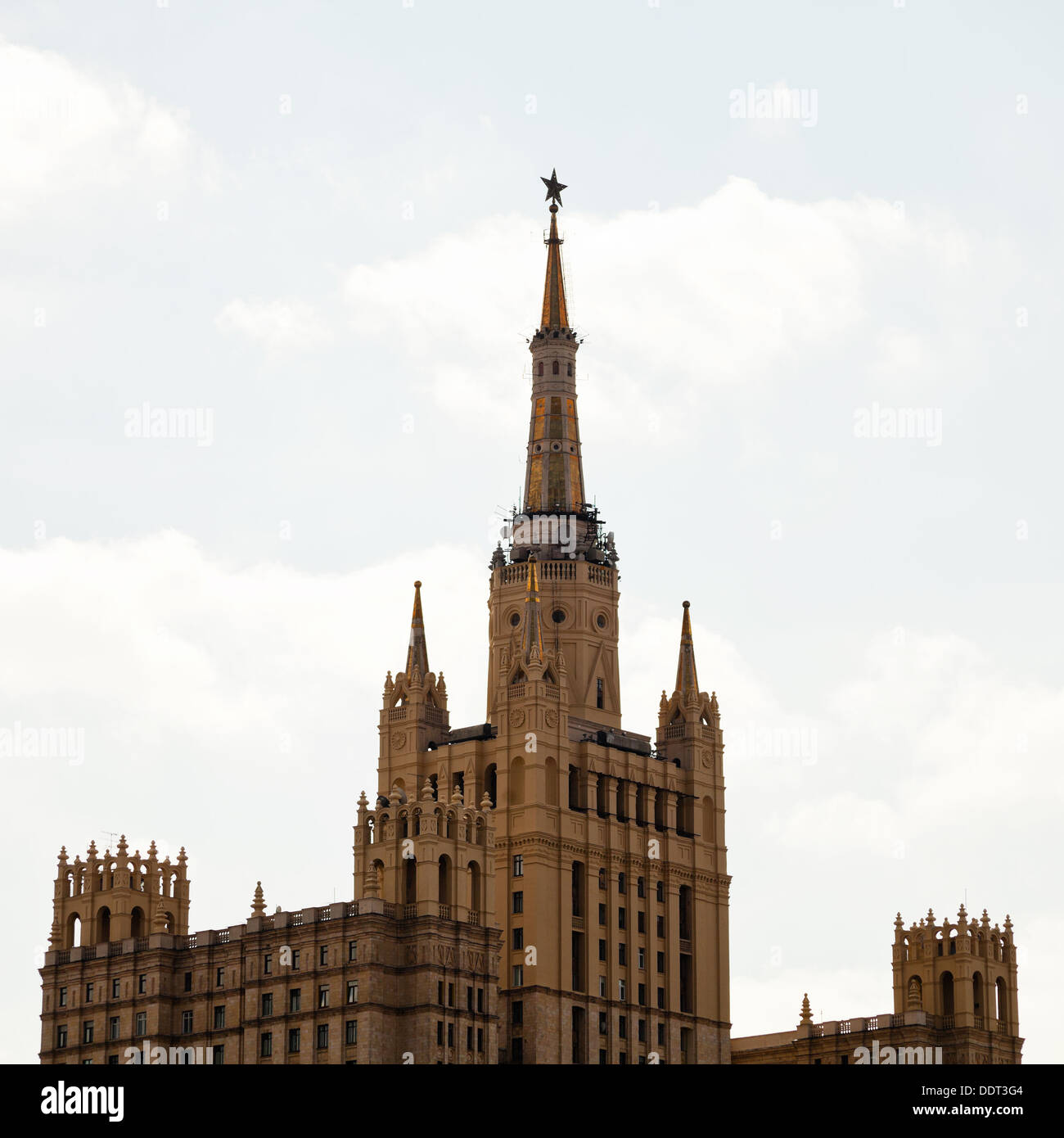 Hochhaus - stalinistischen Kudrinskaya Square Gebäude in Moskau Stockfoto