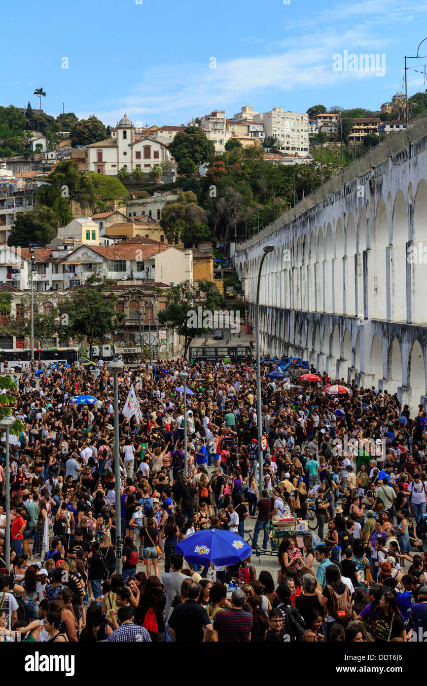 STREIK. Bürgermeister von Rio De Janeiro bestreitet Gehaltserhöhung für Lehrer an öffentlichen Schulen. Der Streik geht weiter (03.08.13) Stockfoto