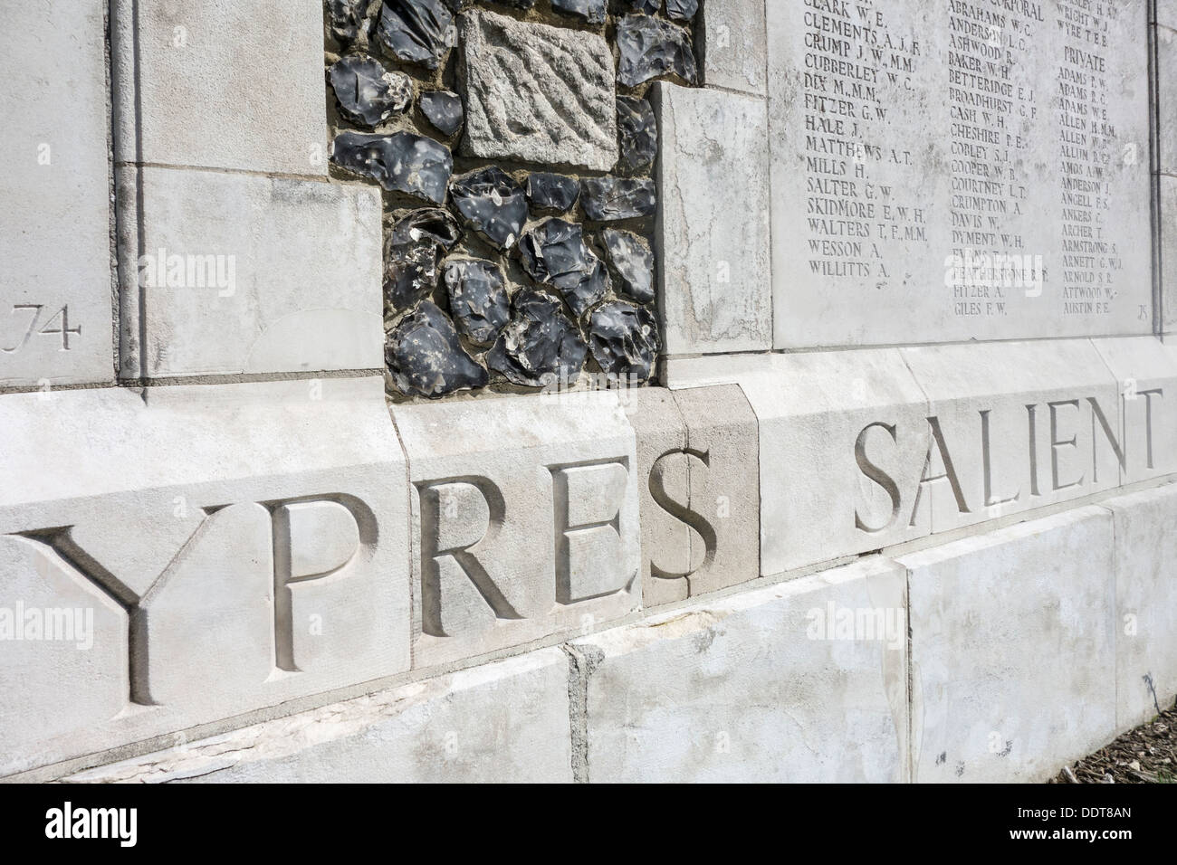WWI-Denkmal für die fehlende auf dem Tyne Cot Friedhof für ersten Weltkrieg eine britische Soldaten, Zonnebeke, West-Flandern, Belgien Stockfoto